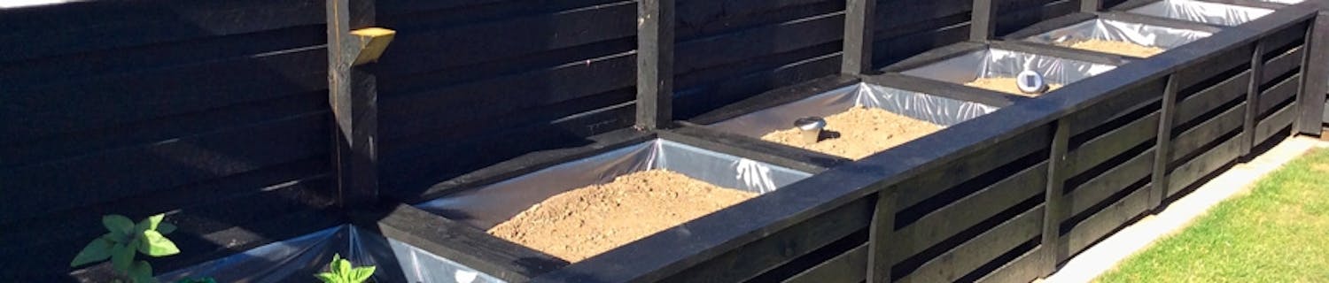 Hegn med højbed Hegn med højbed